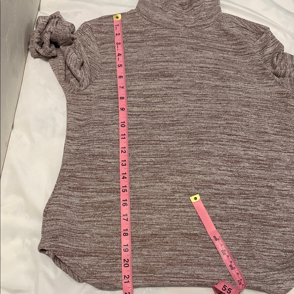 EUC Banana Republic Luxe Spun Heathered Brown Turtleneck Top - Picture 10 of 10